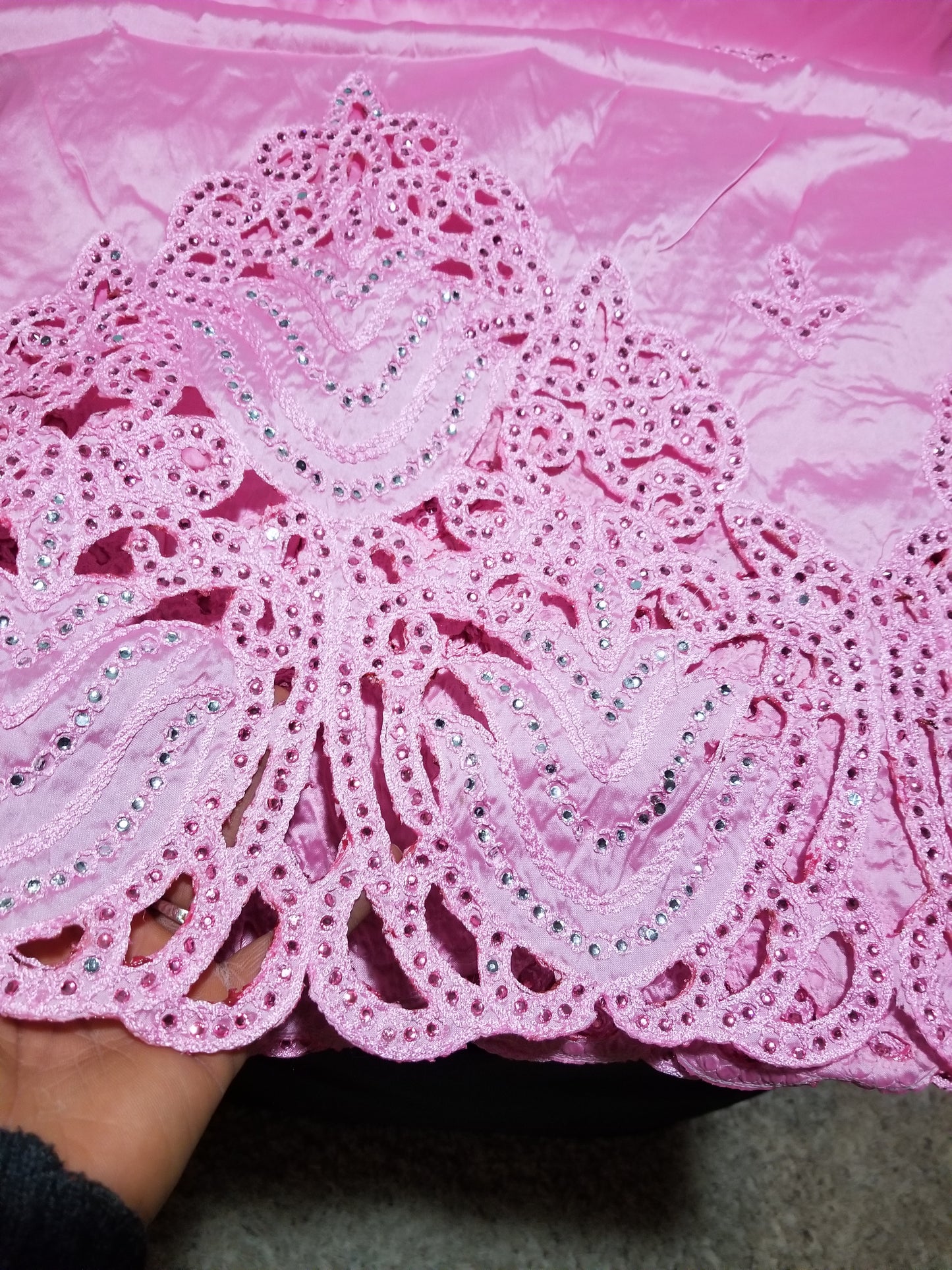 Special sale: high quality embroidered Taffeta Silk George wrapper with matching 1.8yds blouse. Use for African wedding/party dress. Sold with blouse fabric. Small-George