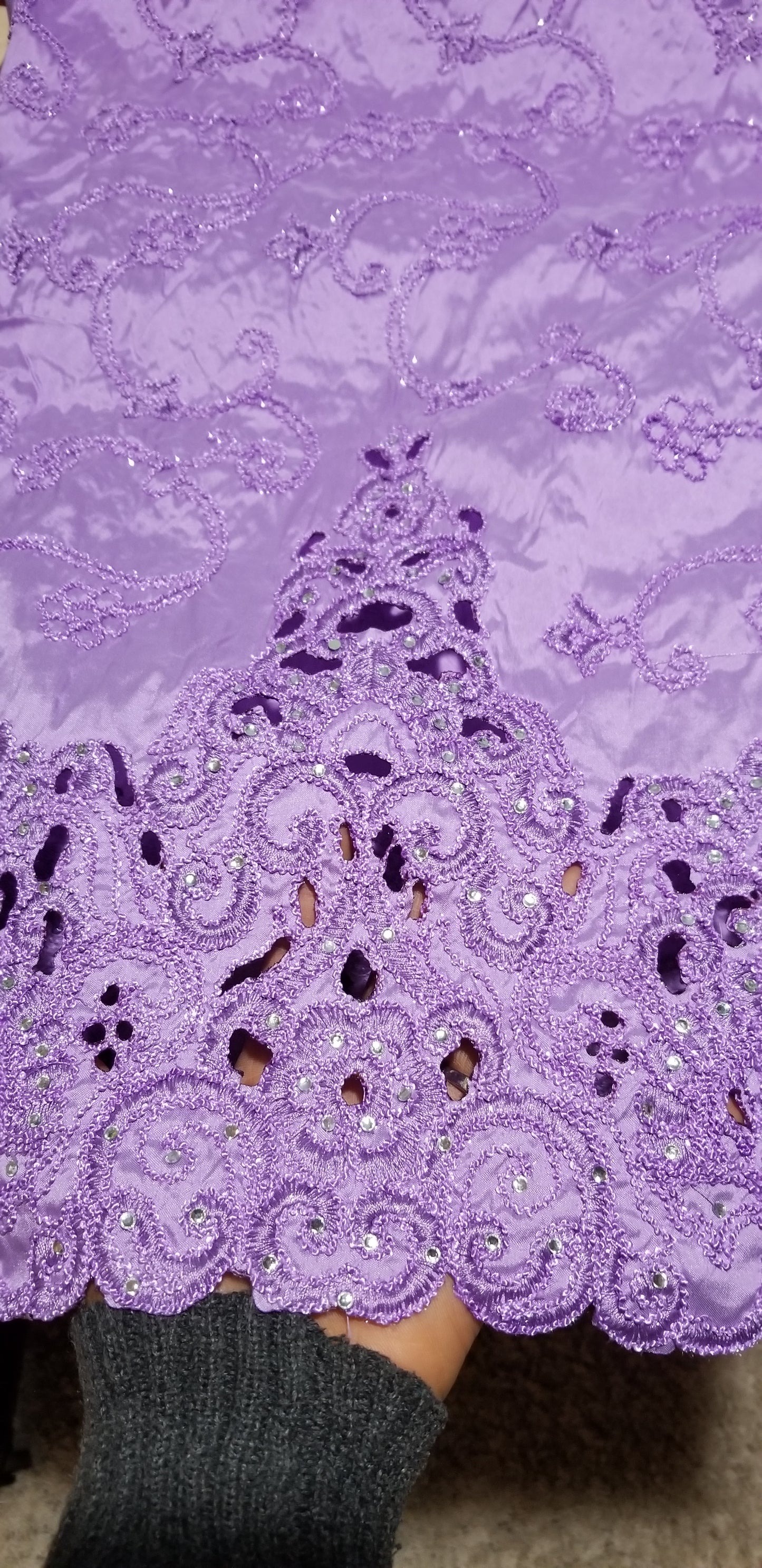 Special sale: small-George in lilac taffeta Silk Embriodery George wrapper + 1.8yds matching net blouse. Quality embriodery work with Crystal stones