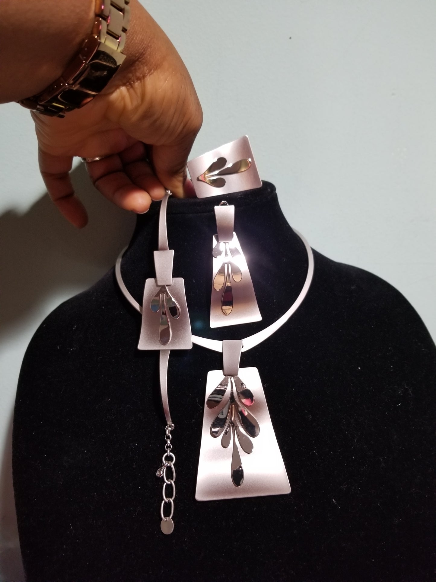 18k Dubai imitation Gold plating. African/Nigerian party costume Jewelry set. 4pcs choker necklace/earring/open ring/bracket. Quality long lasting plating