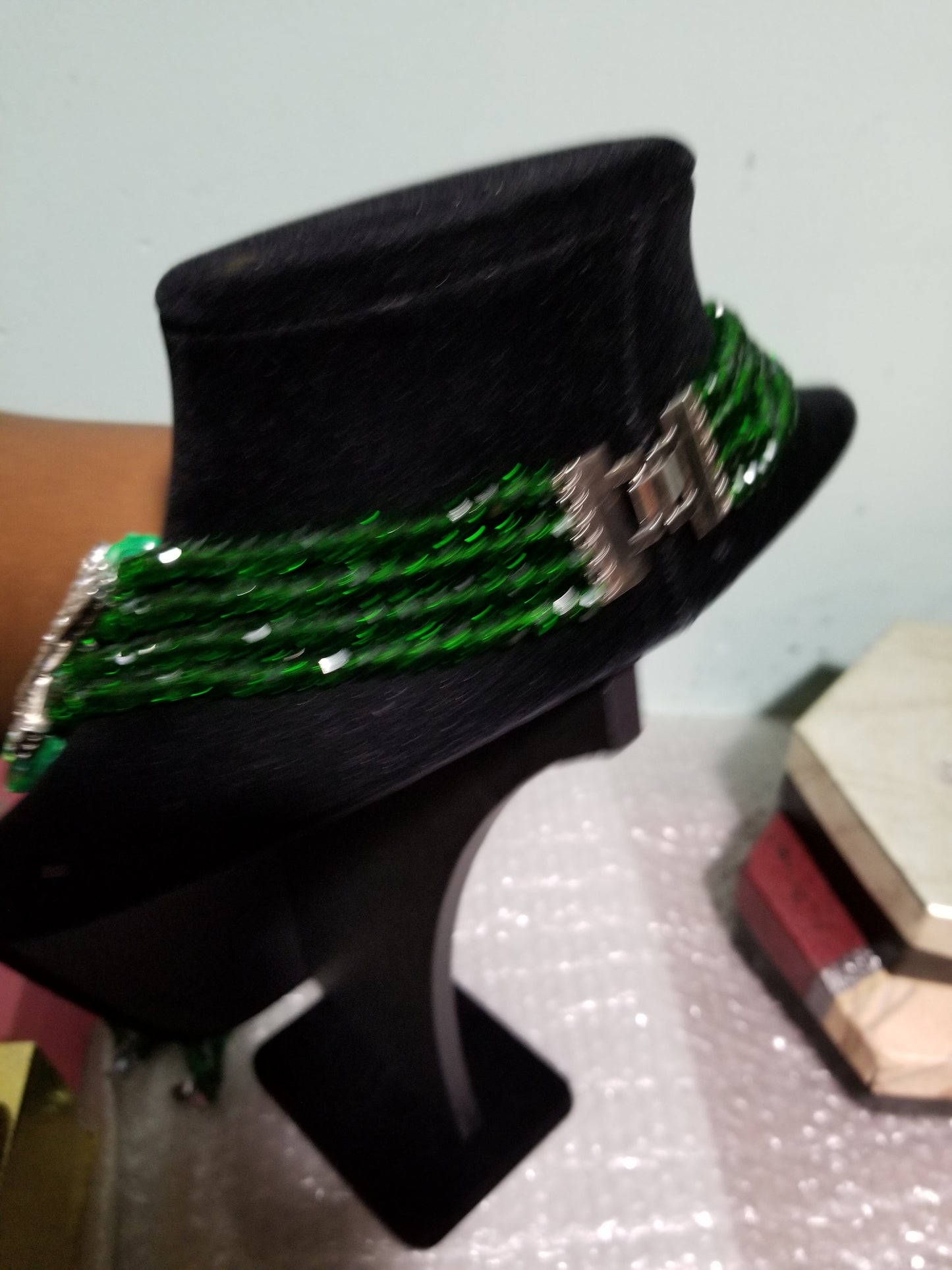 Clearance: 3pcs bottle Green multi row beaded necklace set. Beautiful silver side Broach