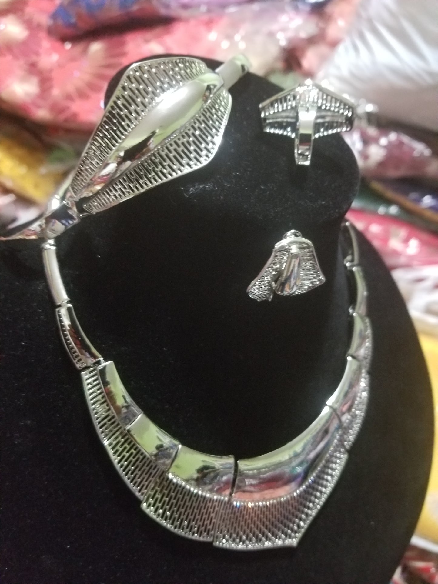 Top quality costume Dubai jewelry set in 18k Silver plating. High quality hypoallergenic jewelry set. 4pcs set. One size fit ring. African party jewelry set