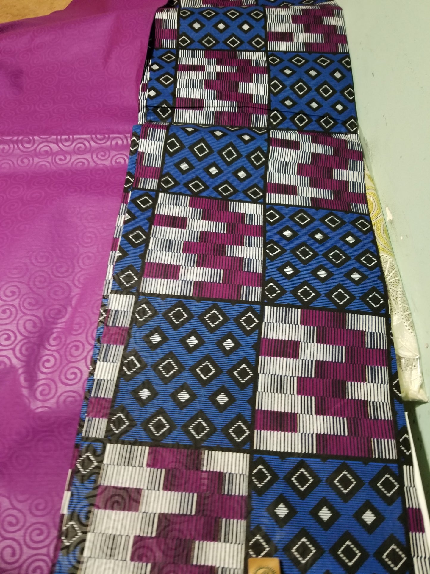 4yds flower Ankara + 2yds plain combinations. Latest African wax print fabric. Purple color mix poly cotton. AFRICAN wax print sold per 6yds. Price is for 6yds.