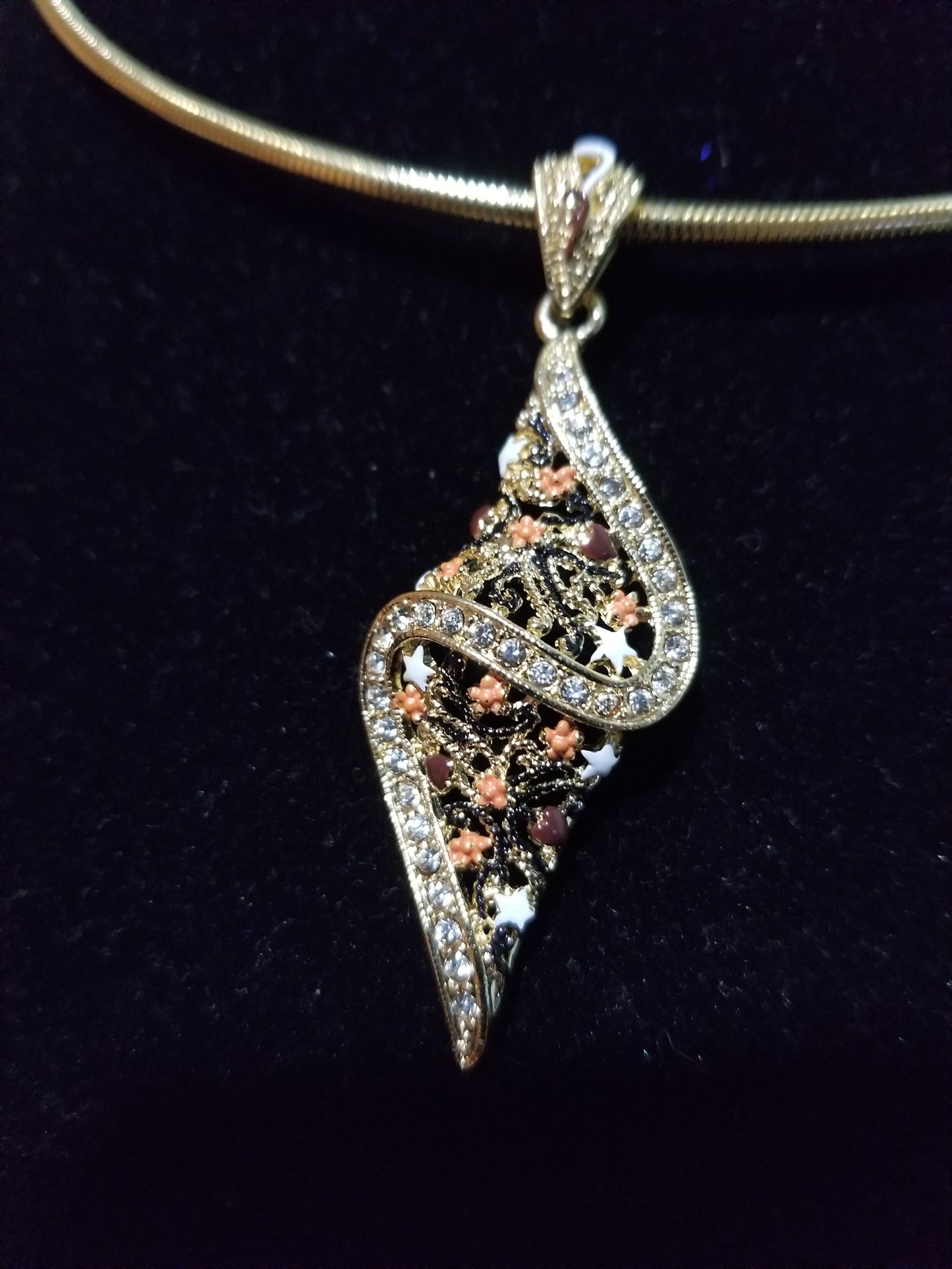 18k Gold plated 4pc pendant set. Drop beautiful pendant with earring, ring and chain. every day use. Beautiful crytal stone setting.