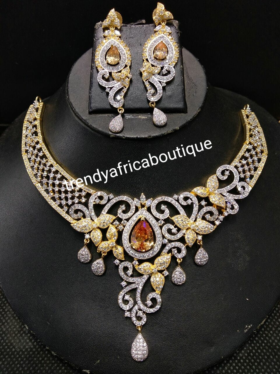 2pcs set of 22k Electroplated high quality CZ diamond stones in white/gold. Quality stone setting