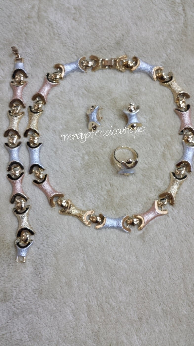 Clearance 18k Costume Necklace tone high quality