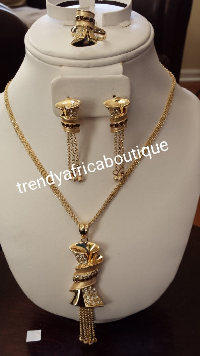 18k Gold plated pendant/earrings set with chain. Pendant/earrings/ring/chain set