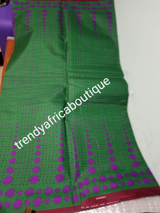 Hitarget afrikanischer/Ankara-Wachsdruckstoff. Verkauft pro 6 Yards. Der Preis gilt für 6 Yards weiche Textur, ausgezeichnete Qualität. Grün/lila