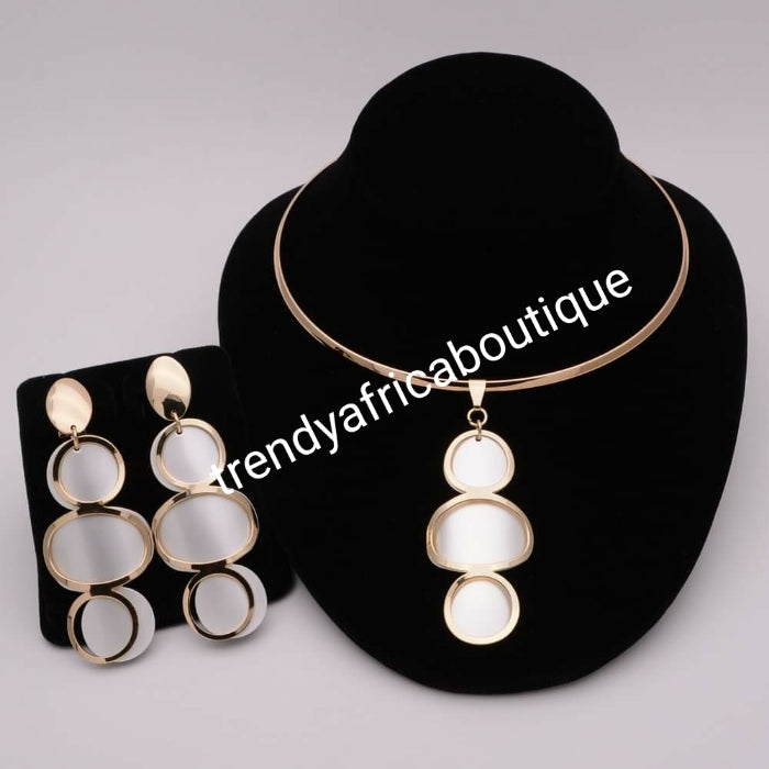 18k Gold plated 3pc pendant set. 2 tone beautiful gold/white plating pendant & earring, and omega chain. Long lasting hypoallergenic.