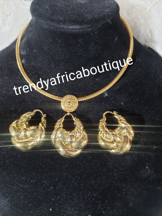 3pcs High quality 18k Gold plated pendant  set.  beautiful flower pendant with matching earrings hoops. Sold with omega chain. Classic for casual wear.