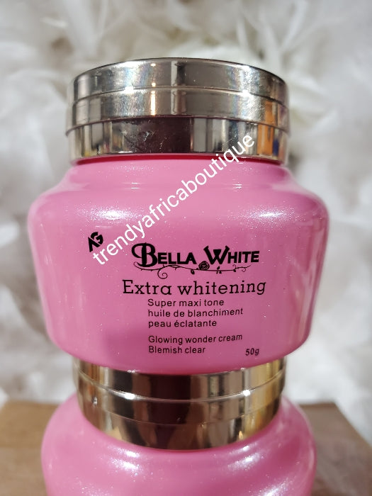 Another banga: 3pcs. Bella white extra whitening super maxitone blemish care face cream, serum & body lotion: formulated with papaya, glycolic extracts & vitamine C, glutathion spf 50. Anti stretch marks & more.👌