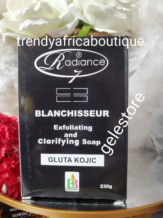 RADIANCE 7 Blanchisseur Peeling- und Aufhellungsseife mit Aprikosenpulver. Glutathion &amp; Kojic, Pflanzenextrakt. 