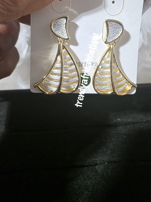 High quality gold plated 2 tone earrings. Luxury dangling earrings, hypoallergenic plating