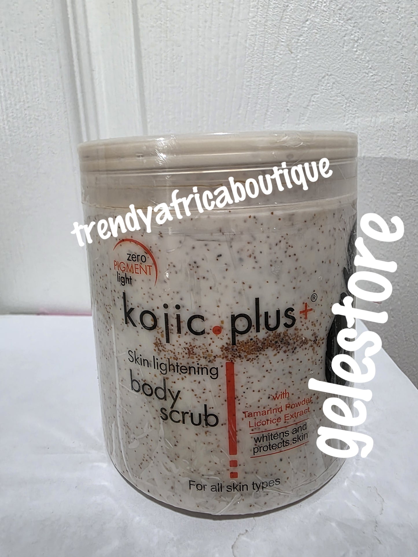 One Jar of 500g. New banga lightening scrub. kojic Plus whitening body scrub for face & body scrub for ALL skin types. Whitens & protect the skin. Anti stretch marks, dark spots