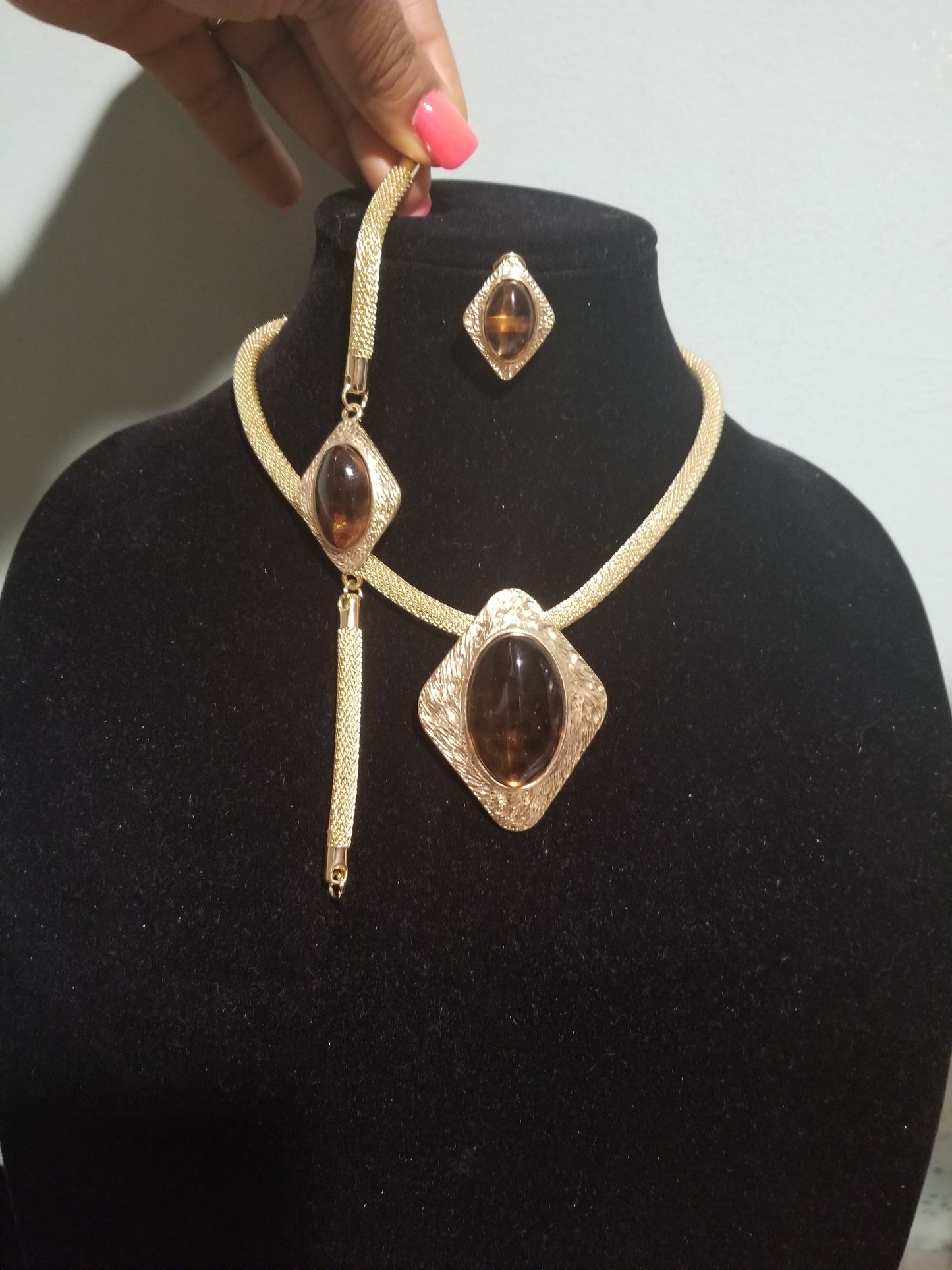 Clearance: 18k high quality Gold plating Dubai Jewelry set. Beautiful brown stone settings. 3piece necklace, earrings, bracelet matching set. African party Jewelry set. Quality, hypoallergenic plating