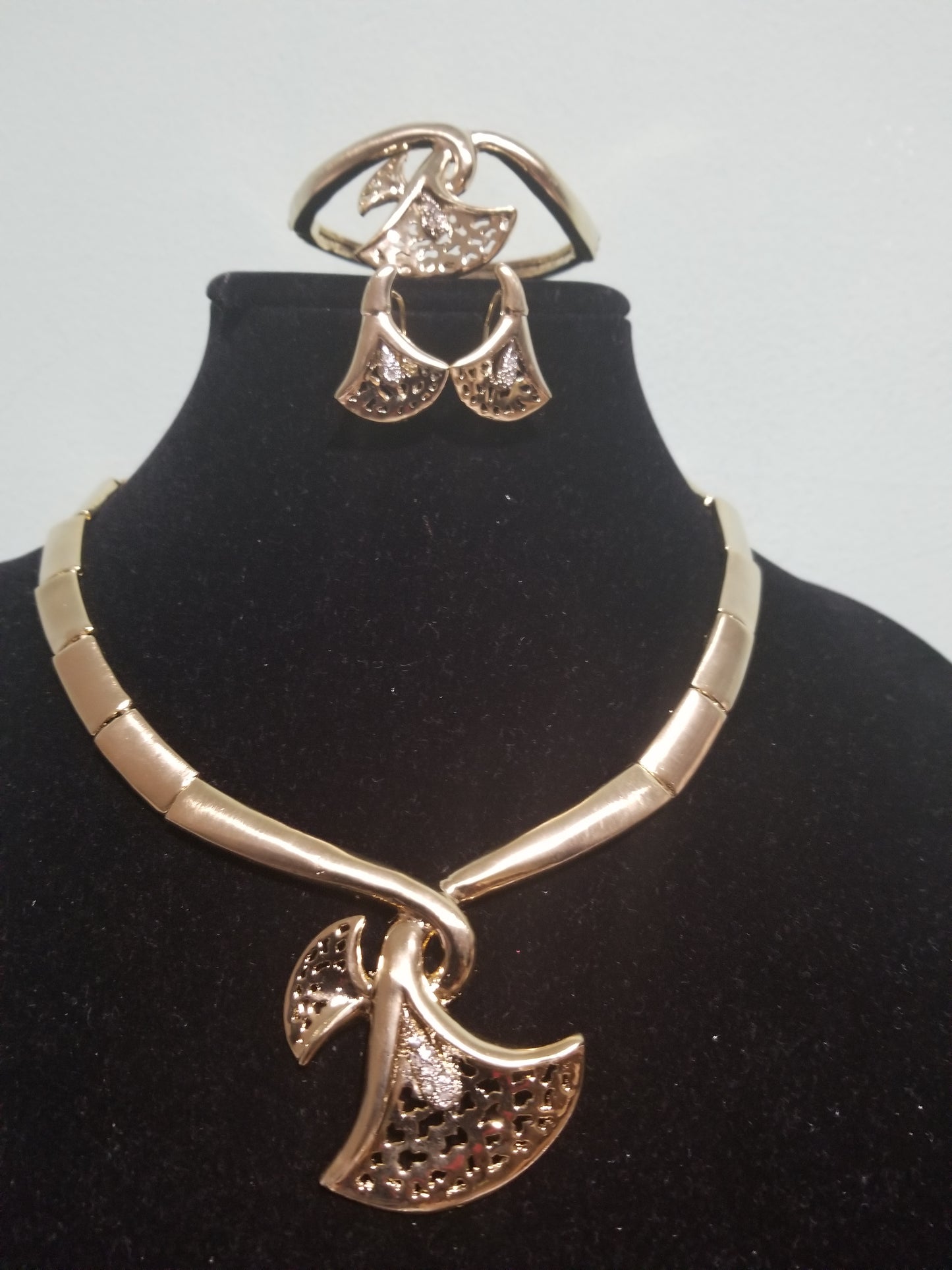 Clearance: 18k high quality Gold plating Dubai Jewelry set. 4piece necklace, earrings, bangle,  ring set. African party Jewelry set. Quality, hypoallergenic necklaces with open ring