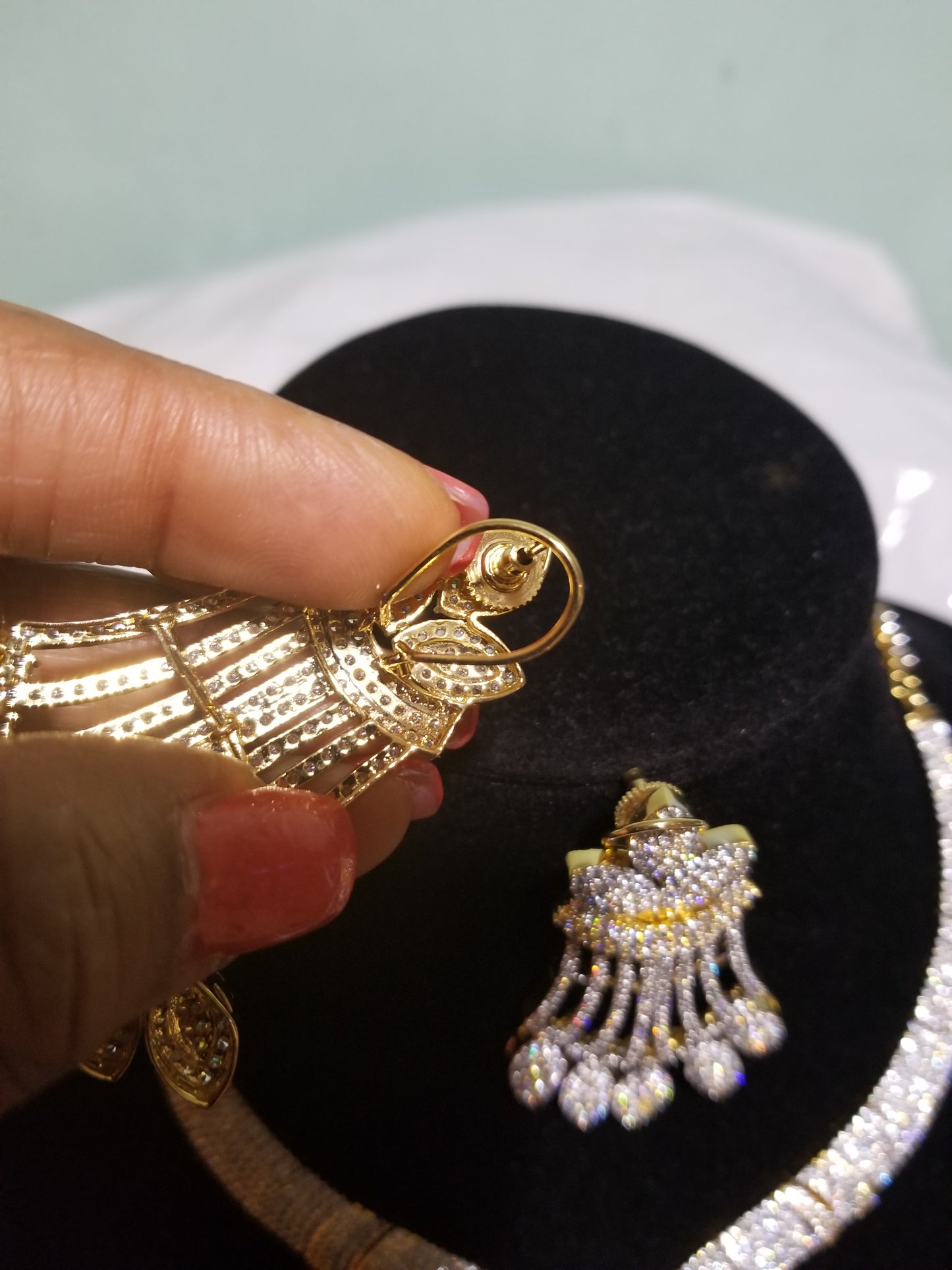 Sale: New arrival Celebrants 4pcs Bridal set: 22k  Electroplated with dazzling white/gold CZ stones setting. Bridal piece of accessories, hypoallergenic. Necklace, earrings, ring Is open for finger adjustment and a matching bangle set.