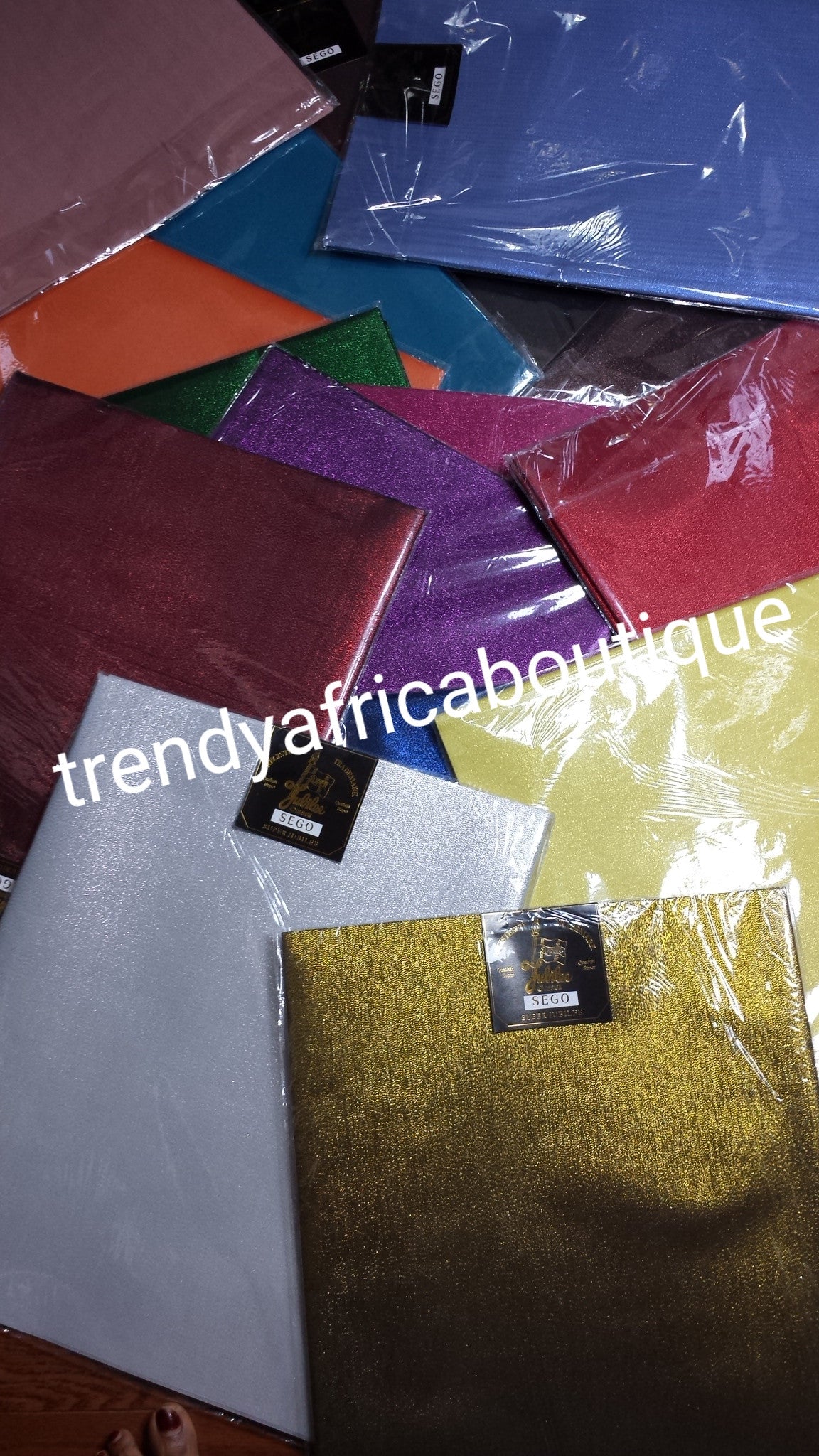 Plain Sago gele headtie. 2-1 pack. Comes in assorted colors. Sold per pack and price is for a park
