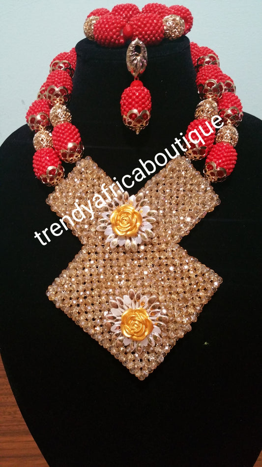 Wunderschönes handgefertigtes Korallenperlen-Halsketten-Set für nigerianische Hochzeiten/Zeremonien. Korallenperlen-Halskettenset mit Armband und Ohrringen. Tomatenrot/Gold. Verkauft als Set
