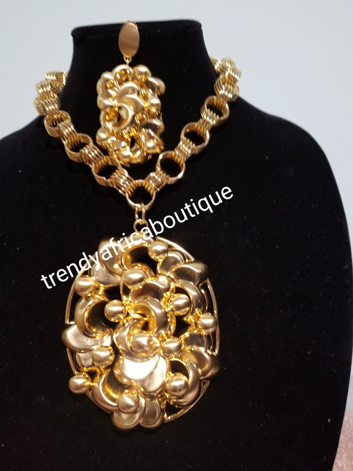 High Quality Dubai 18k Gold costume jewelry set for African wedding. Big Elegant necklace set 2pcs.