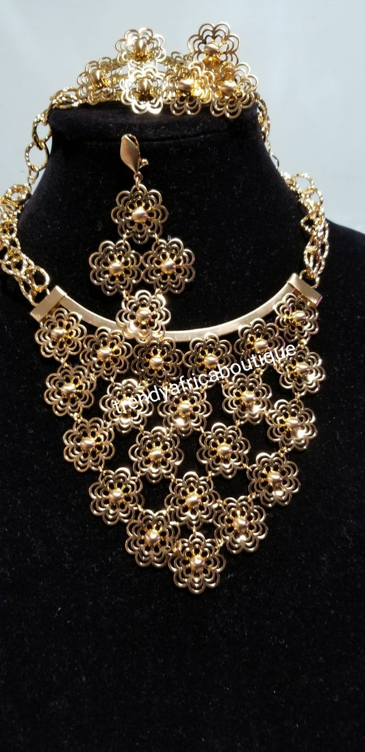 Clearance necklace set: 4pc 18k gold plated Dubai Gold. High quality plating, hypoallergenic plating. Open ring for esay adjustment