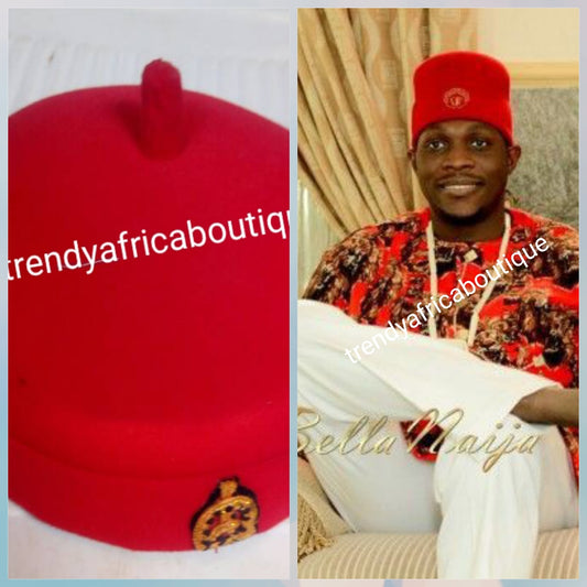 Traditionelle Igbo-Mütze (Aka Red Cap) für zeremonielle Kleidung. Herren-Cap in Rot