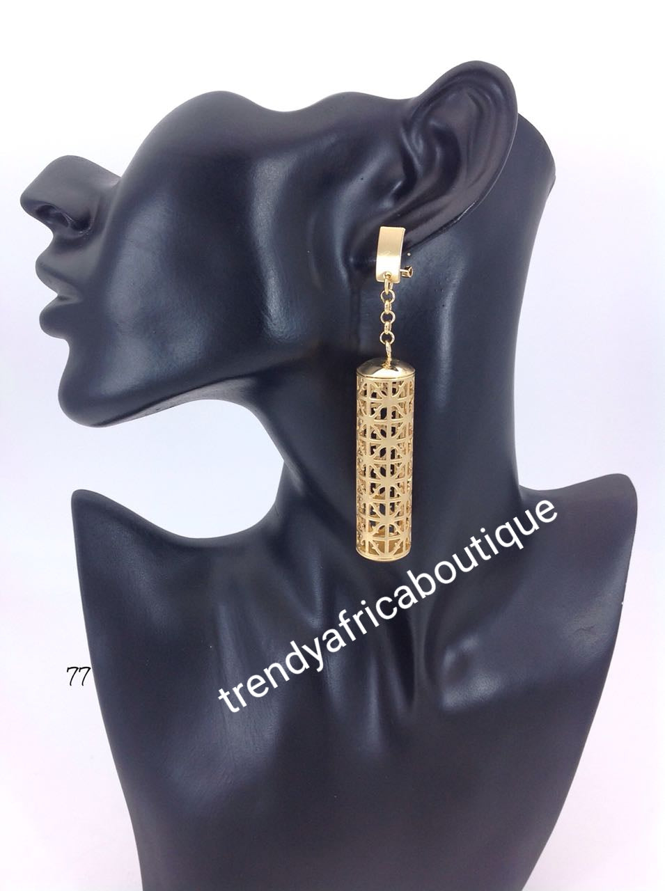Latest drop-earrings in gold electroplating. Top quality made hypoallergenic. Long lasting. Light weight earrings