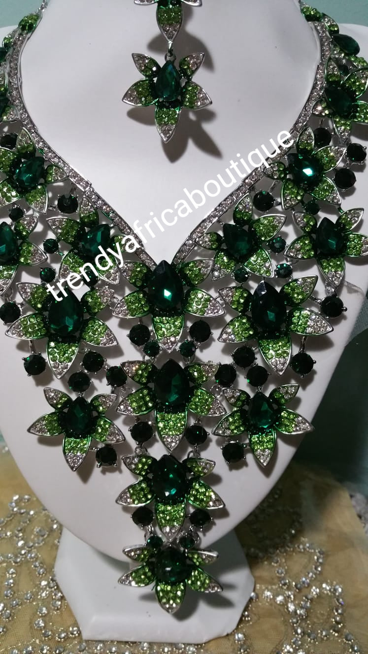 Clearance sale: Crystal 2pcs wedding necklace set for weddings/big event. Beautiful necklace and matching earrings. Costume jewelry set in dazzlying crystal in 18k gold plating. Green  stones. Nigerian traditional wedding accessories