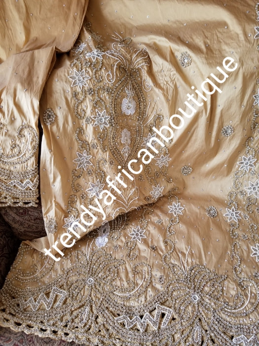 Wieder auf Lager: GOLD VIP-George-Einband aus Taftseide. Für traditionelle nigerianische Hochzeiten. handgesteinigtes/perlenbesetztes traditionelles Niger/Delta/Igbo-Outfit. (2) 2,5 Yards Einband + 1,8 Yards Netz für Bluse