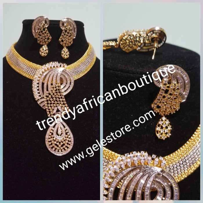 2pcs set 22k quality 2 tone  Gold electroplating in choker set. CZ stone setting Sold as a set. Pendant is mounted with CZ diamond stones. Top quality/hypo allergenic plating