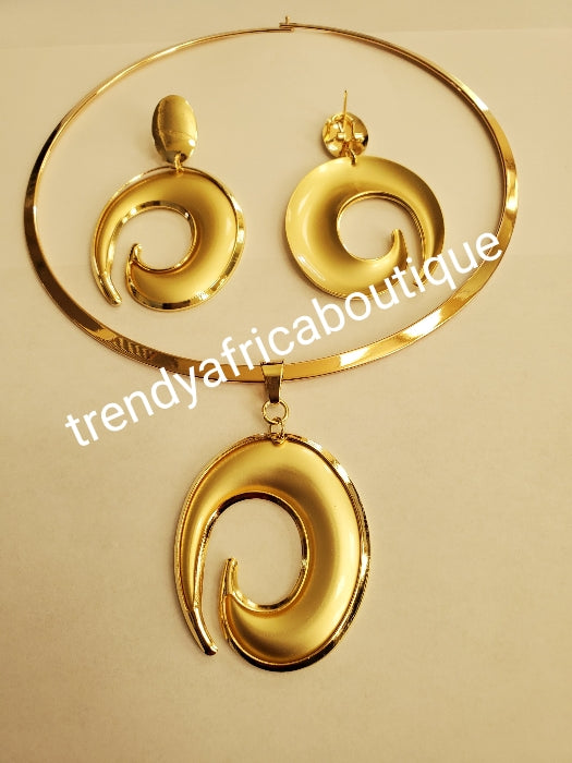 18k Gold plated 3pc pendant  set. 2 tone  beautiful gold/white plating pendant & earring, and omega chain. Long lasting hypoallergenic.