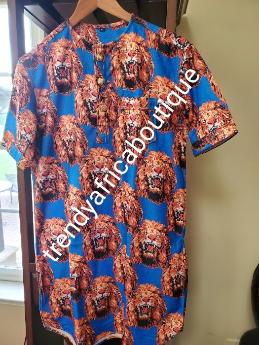 Neu eingetroffenes Isi-agu Igbo-Traditions-/Zeremonienhemd für Herren. Königsblau/goldenes Isi-Agu-Hemd, Größe XL, Brustumfang 116,8 cm.