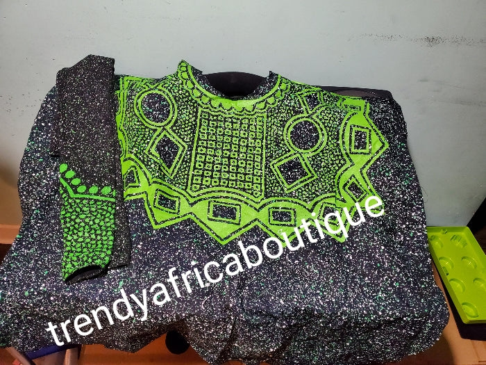 Latest Adire leggings and top. One size fit up XL/1XL. Classic tie dye set for that casual outing is here for purchase. Leggings is stretchy to fit up to XL/1XL. Black/green.