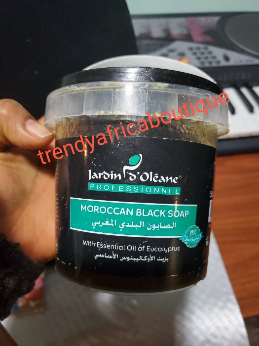 Moroccan black soap with essential oil cleansed & exfoliates your skin.500g jar