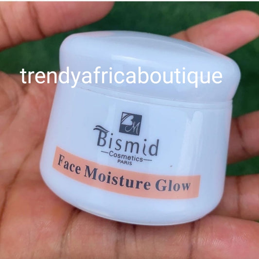 Bismid Cosmetics Face Moisture Glow Gesichtscreme für alle Himmelsfarben und -typen. 40 g sorgen dafür, dass Ihr Gesicht den ganzen Tag glatt, weich und strahlend bleibt