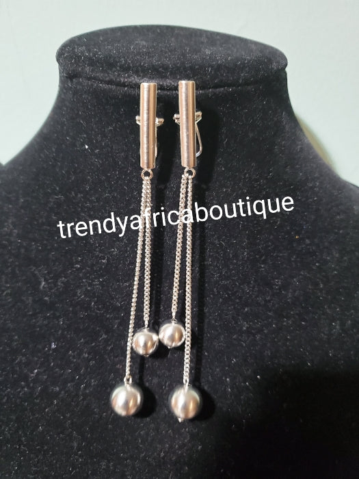 Silver drop-earrings high quality electroplating. Top quality made hypoallergenic. Long lasting. Light weight earrings