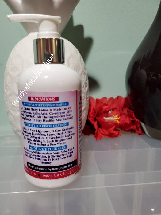 Kav Glutex intensiv aufhellende Körperlotion mit dreifacher Wirkungsformel. 250-ml-Flasche mit Lichtschutzfaktor 30. Hellt Ihre Haut gleichmäßig auf und versorgt sie mit Feuchtigkeit in 7 Tagen.