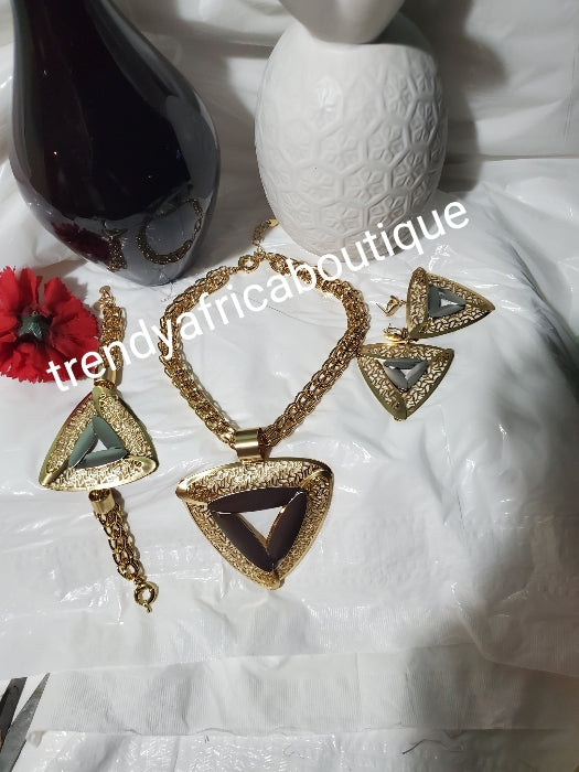 3pc Big Pendant 18k Gold plated Dubai Necklace set. Sold as a set. Necklace and brace has adjustable links