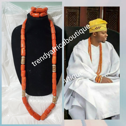 Original Edo Native Bead. Korallenperlen-Halskettenset für traditionelle nigerianische/Edo-Hochzeitsaccessoires für Männer. Korallenkette und 2 Armbänder. Große, klobige Koralle